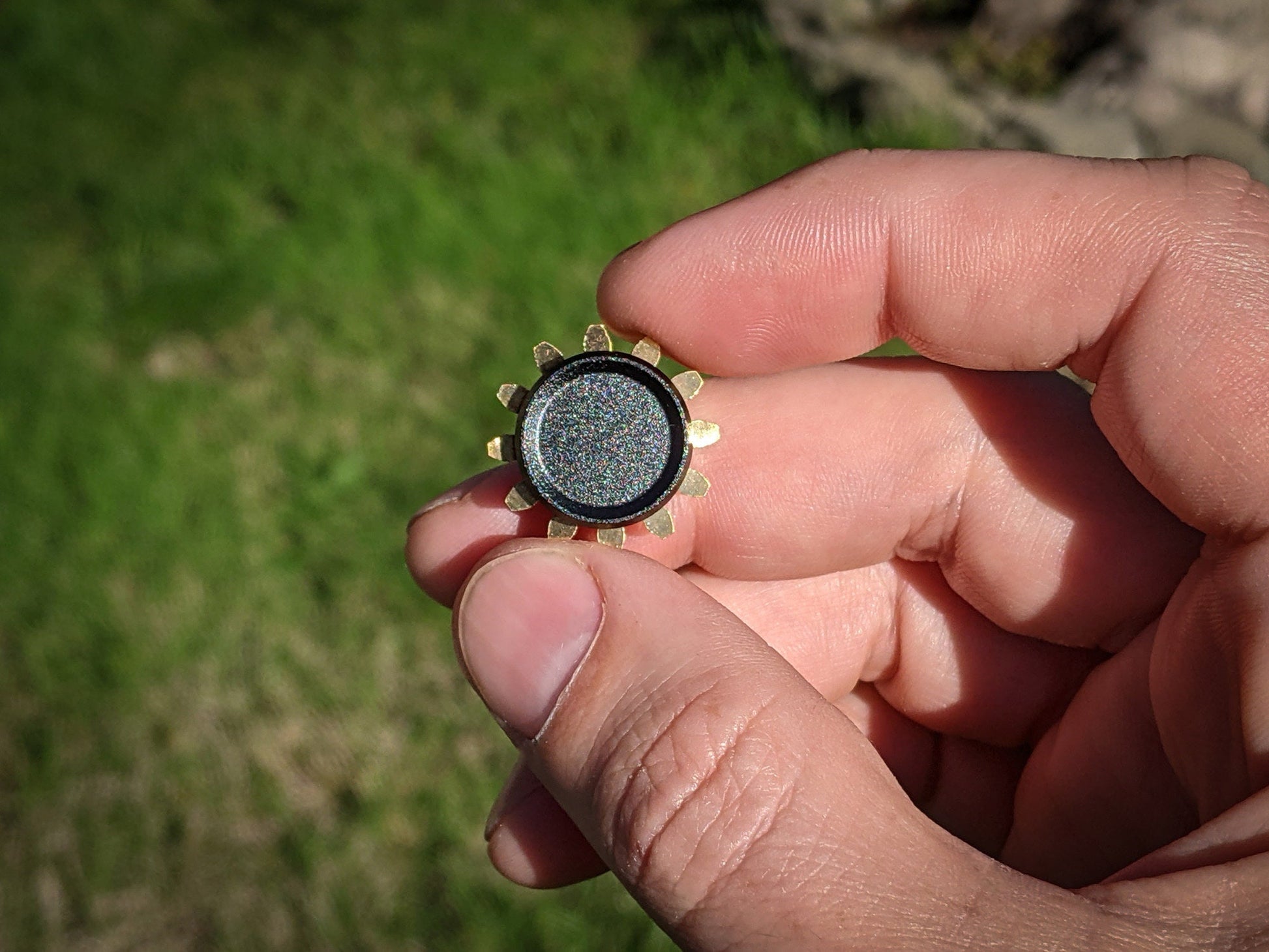 Gear - 1 gear, mini fidget spinner - silver back brass