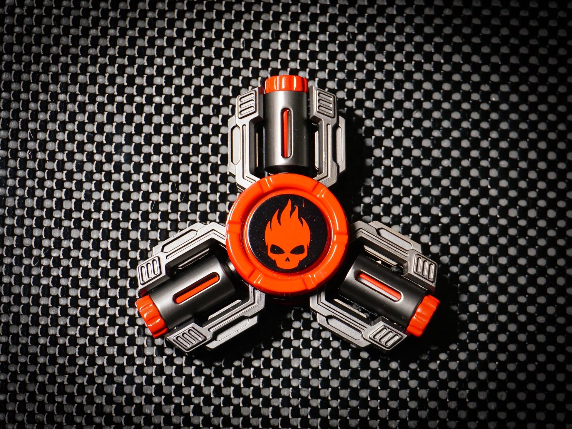 Flaming Skull 3 - tri-shaped fidget spinner in gunmetal and red