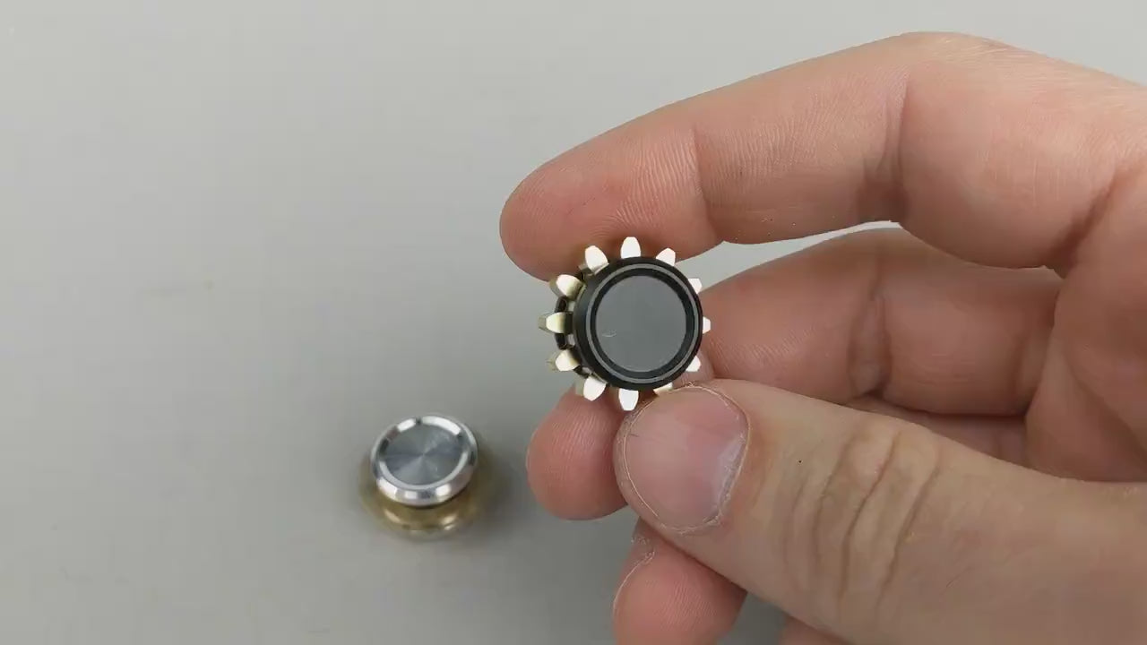 Gear - 1 gear, mini fidget spinner - silver back brass