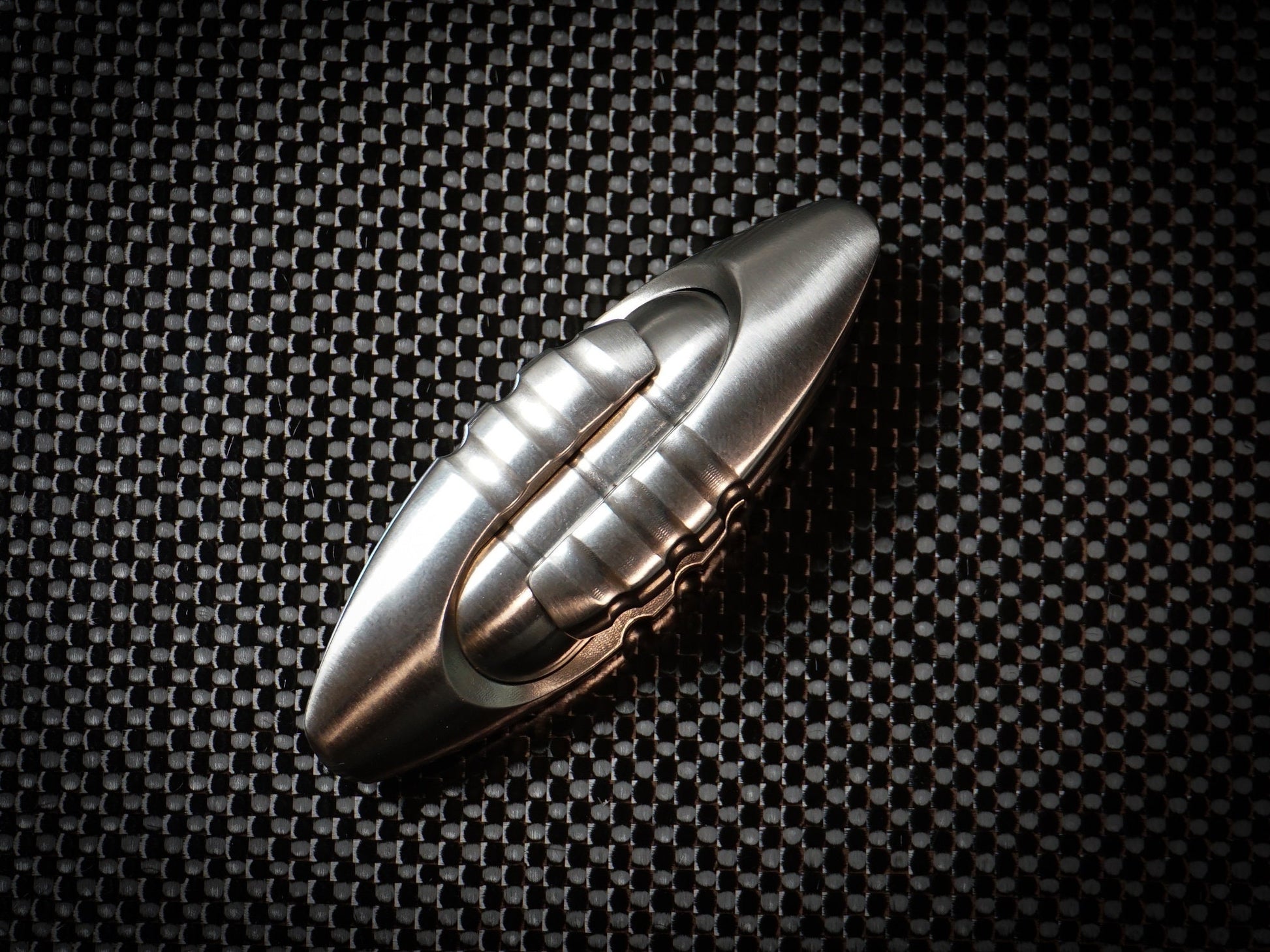 Fidget clicker - alien egg - high end stainless - hand slider