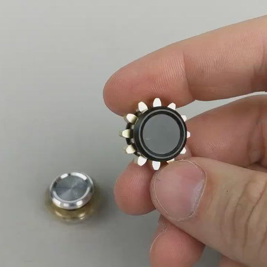 Gear - 1 gear, mini fidget spinner - silver back brass